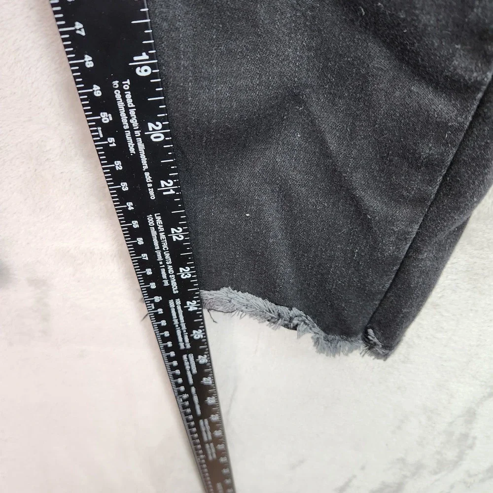 Women with Control Womens 2 Black Contour Curves Slim Crop Raw Hem Pants A685067